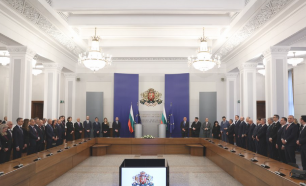 Точно в 10 00 часа служебният кабинет на Андрей Гюров