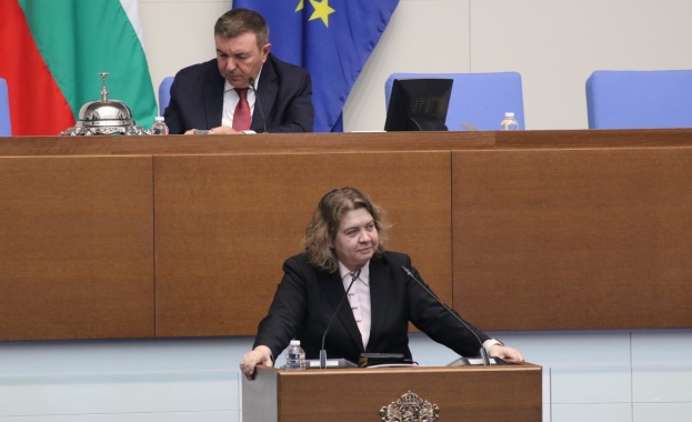 Смяната на министъра на енергетика днес не сваля отговорността от