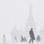 Зимен ад в Москва: Нивото на снежната покривка може да счупи всички рекорди