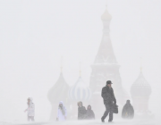 Зимен ад в Москва: Нивото на снежната покривка може да счупи всички рекорди