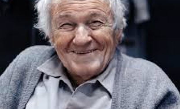 Наградата Златен кукерикон за цялостен принос в областта на сатирата