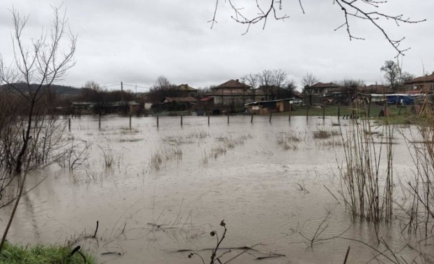След обилния снеговалеж от последните часове има опасност от преливания