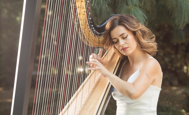 Триумф за българската арфистка Деница Димитрова, завоюювала най-високото отличие в престижен конкурс по арфа в град Лимож