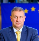 Емил Радев: България и в момента не предоставя безвъзмездно оръжие на Украйна