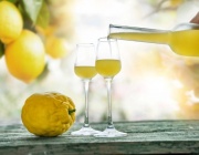 Лимончело – слънчевата напитка на Италия 
