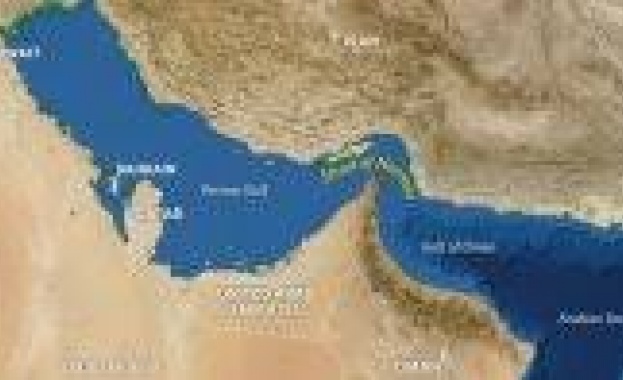 Стотици танкери са се струпали в Персийския залив след обявеното от Иран затваряне на Ормузкия проток