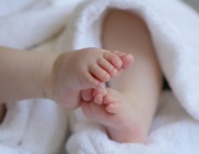 Двумесечно бебе пребито до смърт: Арестуваха бащата