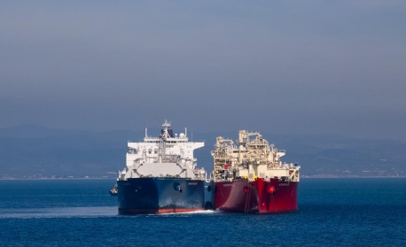 Вашингтон разреши временно покупко-продажбата на ирански петрол, вече натоварен на танкери