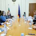 Министър Исмаилов: До дни ще бъде подписан договор за доставка на 91 пътнически вагона от Дойче бан