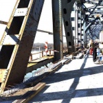 Подменени са всички стоманобетонни пътни панели в затворения за основен ремонт 320-метров участък на Дунав мост при Русе