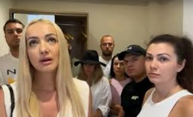 Българи блокирани на Малдивите от дни. Търсят варианти за евакуация и помощ от българските власти