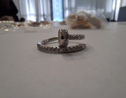 Митническите служители в София задържаха над 1200 бижута