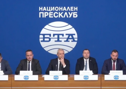 "Възраждане" обяви водачите на листите си за предстоящите избори