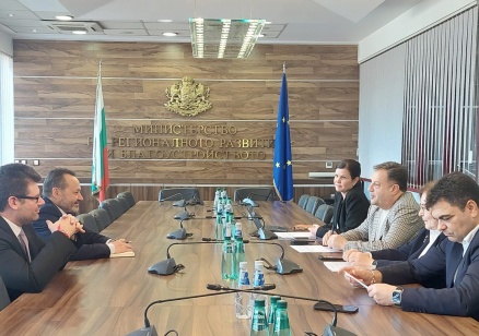 Министър Николай Найденов обсъди изпълнението на Инвестиционната програма за общински проекти с ръководството на НСОРБ