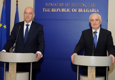 Министрите на отбраната на България и Гърция Атанас Запрянов и Николаос Дендиас обсъдиха гръцката подкрепа за охрана на въздушното ни пространство