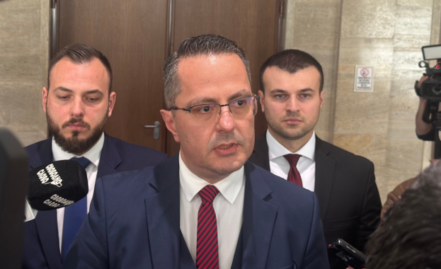 Народният представител от Възраждане и зам председател на Народното събрание