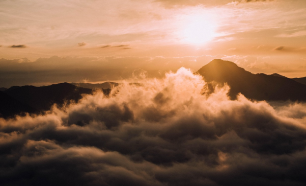 Слънчев петък с утринни мъгли и температури до 18°