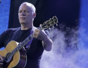 Рекордна продажба: Китара на Дейвид Гилмор беше купена на търг за 14,55 млн. щатски долара