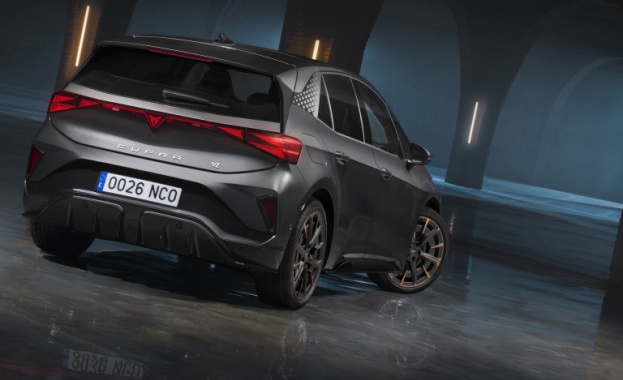 CUPRA показа обновената и подобрена версия на Born