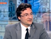 Крум Зарков: Спазването на Конституцията не е концерт по желание, а е задължително
