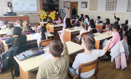 Стотици деца във Варна вече са „герои по безопасността“ в кампанията на ЕНЕРГО-ПРО „Включи ума, изключи опасността!“