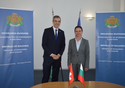 Министър Младенова обсъди задълбочаване на партньорството в иновациите с посланика на Швейцария