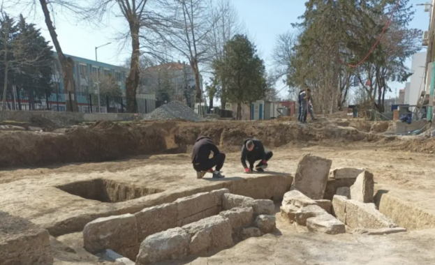 Бронзов венец с позлата беше открит в двор на училище в Несебър