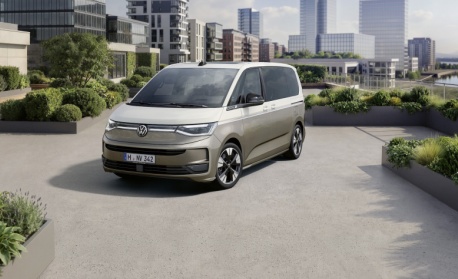 Новият Multivan застава на Volkswagen Лекотоварни автомобили споделя първи подробности за голямото моделно обновление