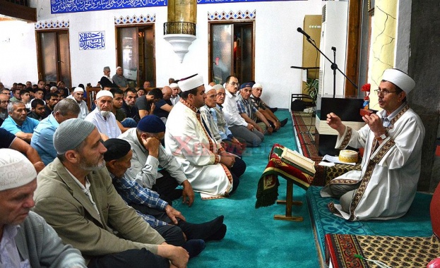 Мюсюлманите отбелязват Рамазан Байрам