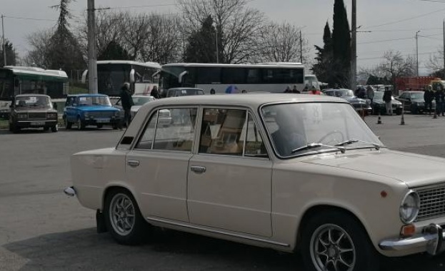 В Стара Загора се проведе състезание по майсторско управление на ретро автомобили 
