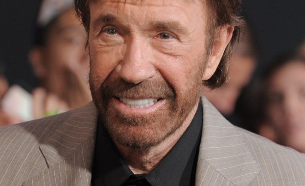 Почина холивудската звезда Чък Норис