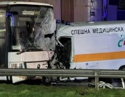 Шофьор на линейка загина при катастрофа с автобус край Велико Търново