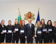 Министър Димитър Илиев награди европейските шампионки по бадминтон