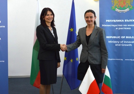 Задълбочаване на сътрудничеството между технологичните паркове в България и Полша обсъдиха министър Младенова и посланик Янишевска