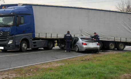Трима души пострадаха при тежка катастрофа на главния път Пловдив - Хасково