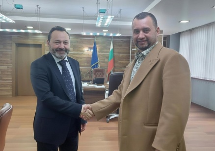 Министър Найденов проведе среща с представител на бранша „пътна помощ“