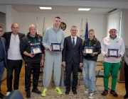 Министър Илиев награди лекоатлетите Божидар Саръбоюков и Александра Начева