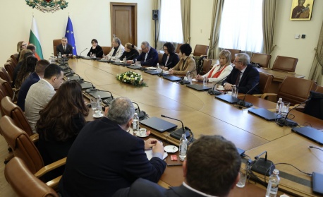 АЗПБ представи пред премиера пакет от мерки за намаляване на ценовата тежест: Подкрепа за родното производство и прозрачност по веригата