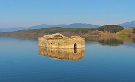Потопени църкви в България