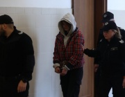 Съдът остави в ареста жената, намушкала четирима души в София 