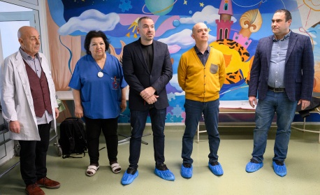 Детската хирургия в Пловдив вече ще лекува с иновативна апаратура за минимално инвазивни операции