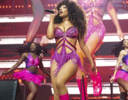 Рапърката Меган Дъ Стелиън бе откарана в болница по време на изпълнение в Ню Йорк