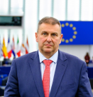 Емил Радев: Стига отлагане! Съветът на ЕС да сложи край  на смяната на часовото време