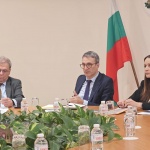 Трима министри обсъдиха възможности за ограничаване на негативните ефекти от високите цени на електроенергията 