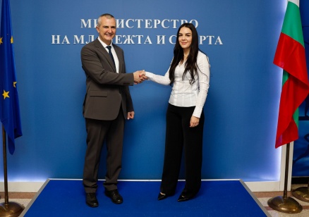 Министър Димитър Илиев се срещна с директора на Националната агенция за младежта на Албания