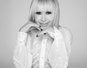 Лили Иванова с официална премиера на песента „Счупено сърце“