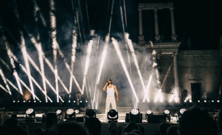 Папи Ханс разпродаде "Арена 8888 София" два месеца преди концерта си