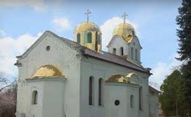 Вековна църква край Варна се нуждае от сериозен ремонт