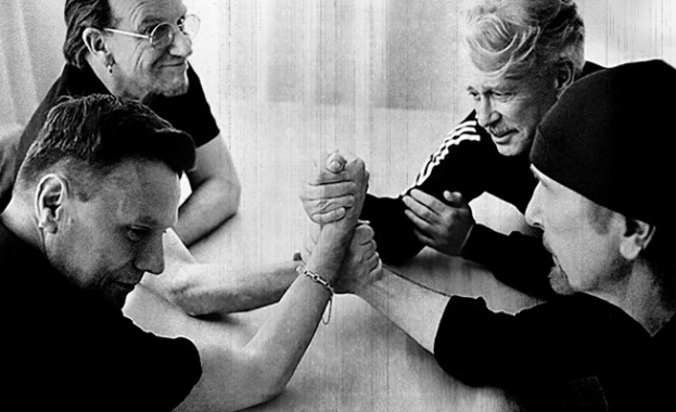 U2 изненадват с нов албум - „U2 - Easter Lily" излезе днес