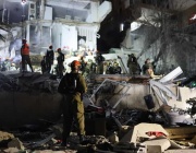 Двама души загинаха при удар от иранска балистична ракета върху жилищна сграда в израелския град Хайфа